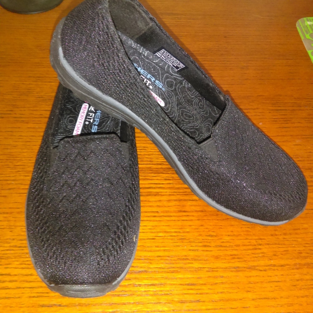 Skechers Relaxed Fit Air Cooled Memory Foam 6.5